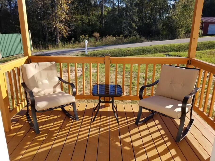 Cozy Spacious Cottage With Deck And Grill Phenix City Exterior photo